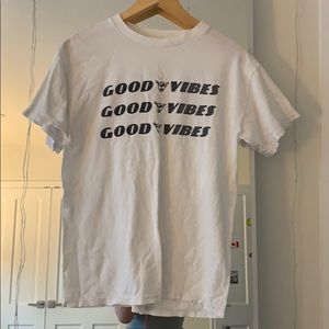 BRANDY MELVILLE GOOD VIBES GRAPHIC TEE